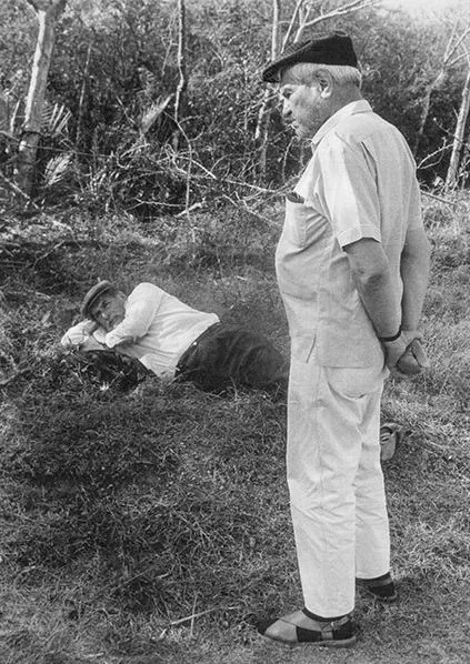Francisco Coloane y Manuel Rojas. Trinidad - Cuba, 1971