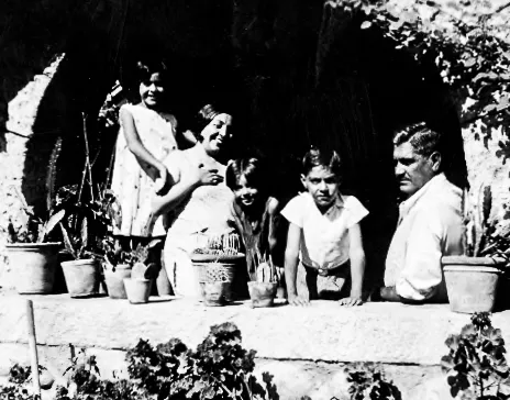 María Eugenia Rojas, María Baeza, Paz Rojas, Patricio Rojas y Manuel Rojas. Santiago de Chile, 1936